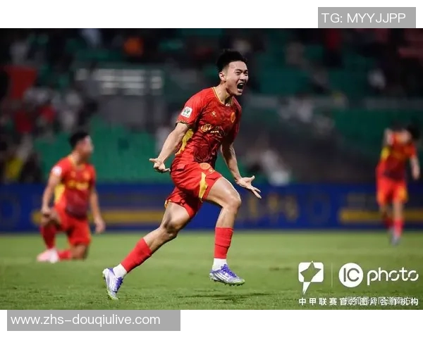 足球重播带你重温经典赛事瞬间回顾精彩进球与战术分析