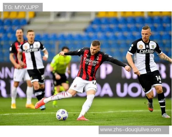 AC米兰主场迎战乌迪内斯争夺意甲积分榜关键战役